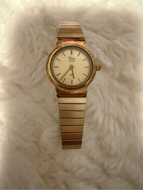 Vintage Timex Quartz Gold Tone Stretch Band Watch | Water Resistant | battery?